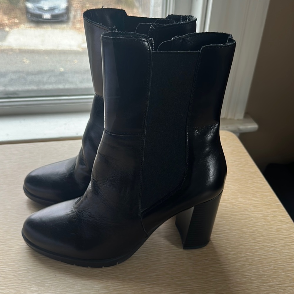 Rizzoli Women’s heeled ankle boots, 7.5 (never worn)